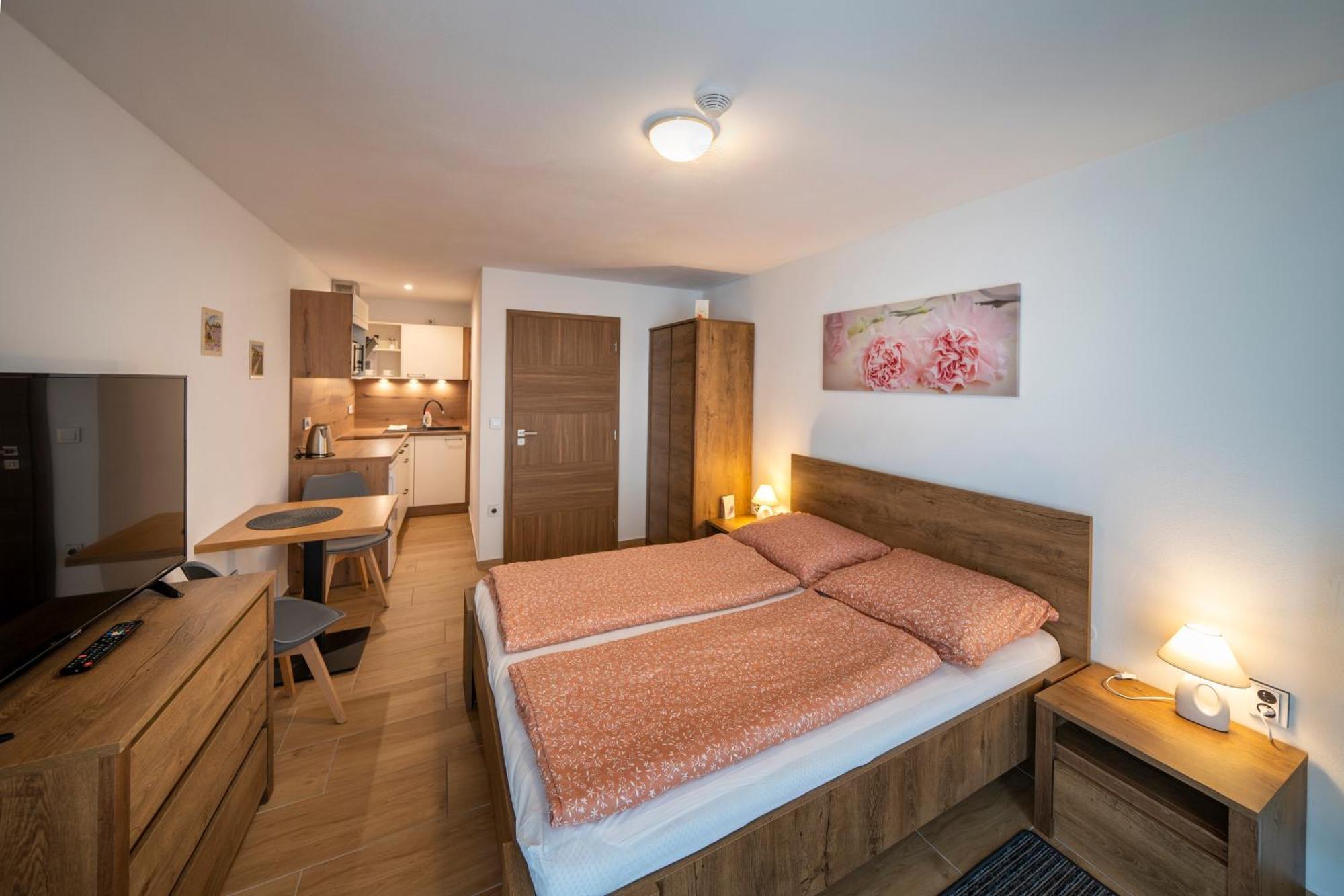 טלץ' Apartmany Pod Namestim 2 מראה חיצוני תמונה