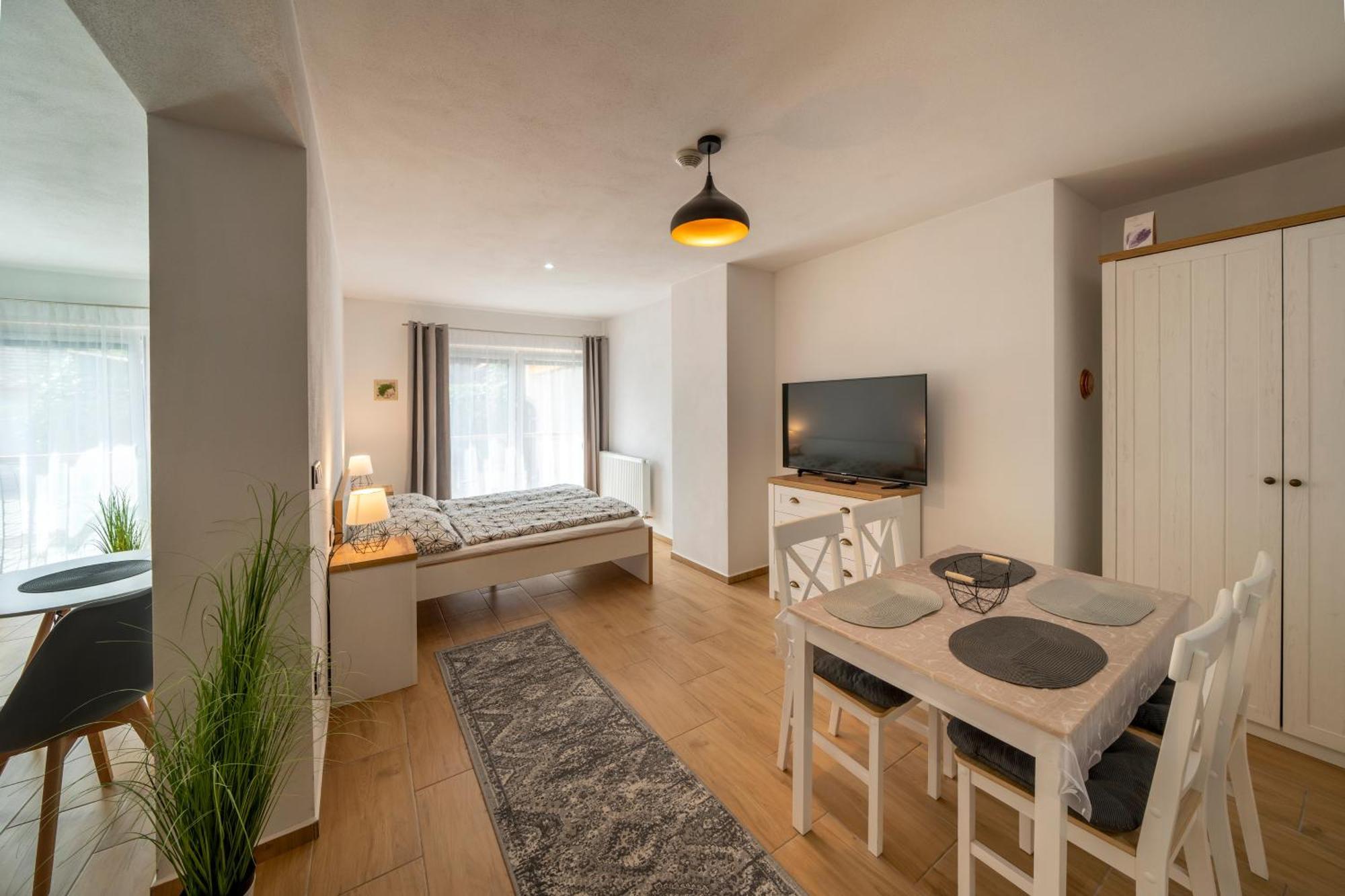 טלץ' Apartmany Pod Namestim 2 מראה חיצוני תמונה
