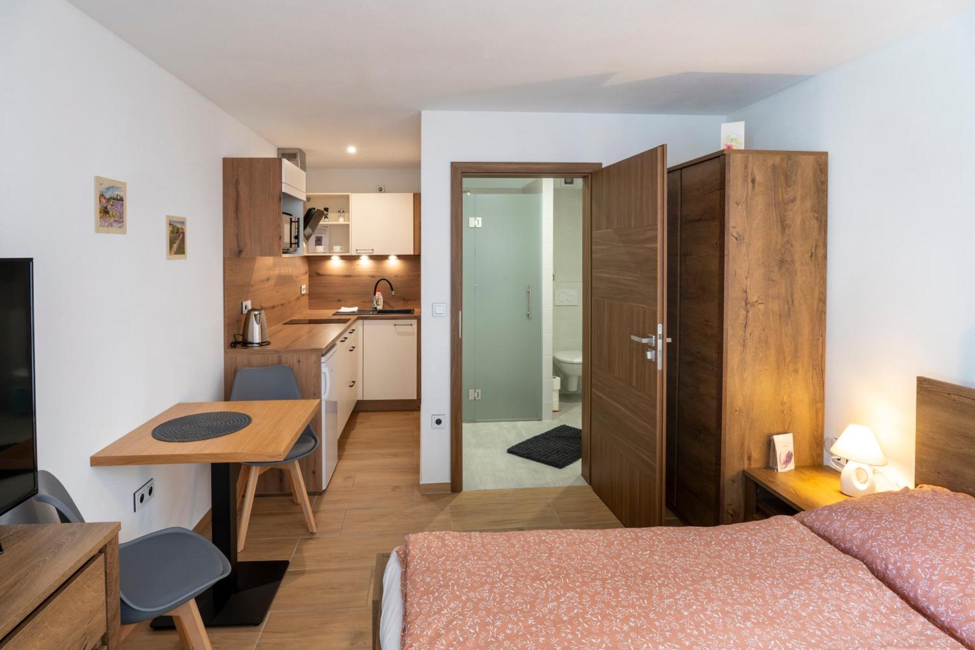 טלץ' Apartmany Pod Namestim 2 מראה חיצוני תמונה